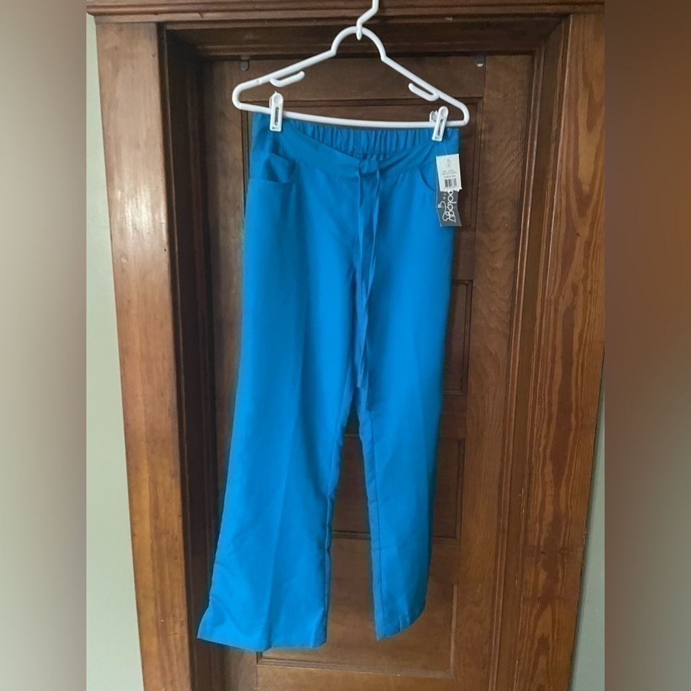 Scrubology size M navy scrub pants. Runs a little big